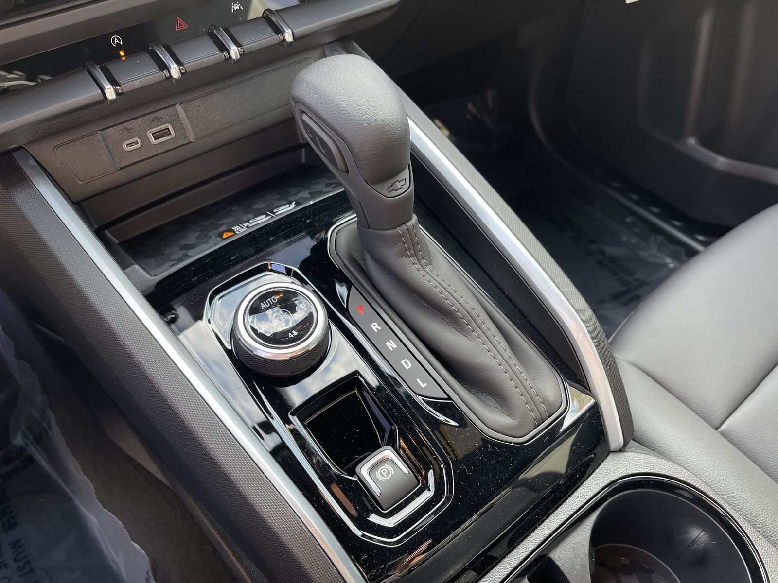 2026 Chevrolet Colorado Trail Boss photo 14