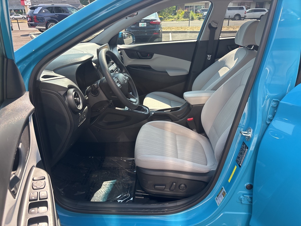 2023 Hyundai Kona SEL photo 9