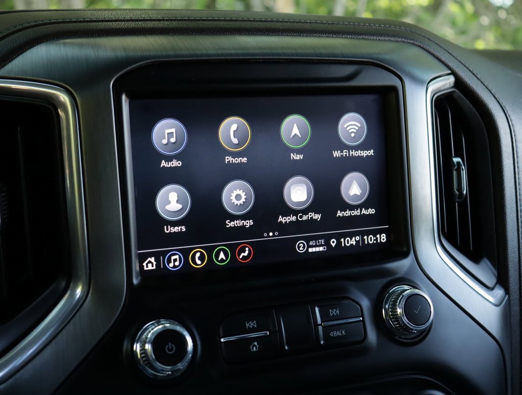 Used 2022 White Frost Tricoat GMC Denali image 14