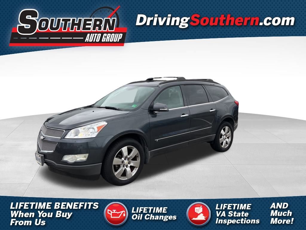 2009 Chevrolet Traverse LTZ photo 2