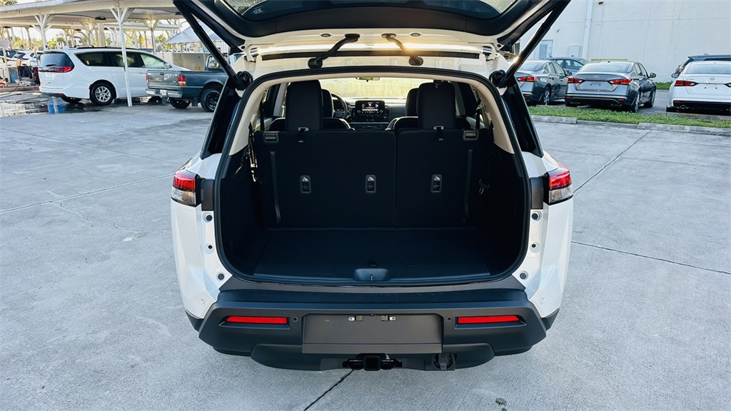 2025 Nissan Pathfinder SV photo 28