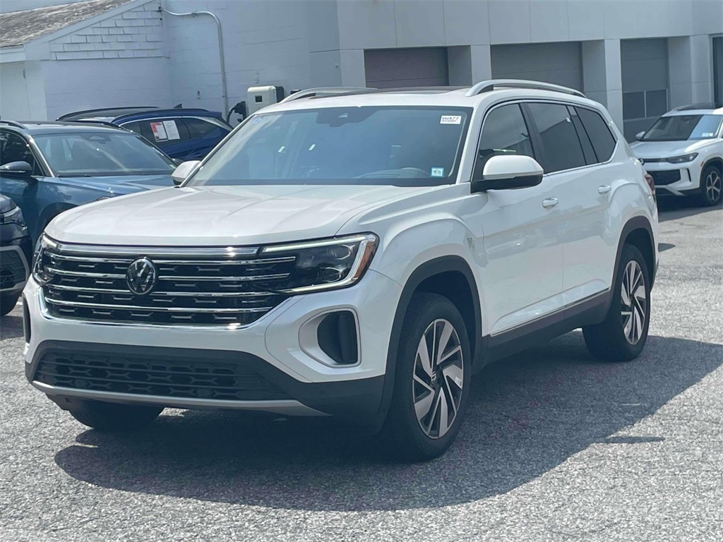 2024 Volkswagen Atlas SEL photo 3