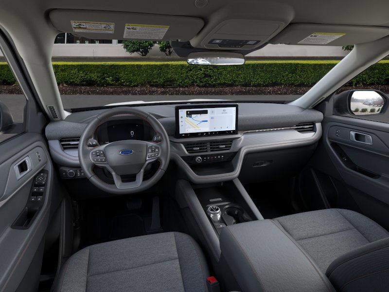 2025 Ford Explorer photo 7