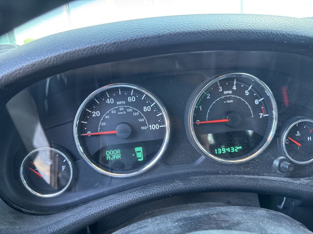 2015 Jeep Wrangler Unlimited Sahara photo 4