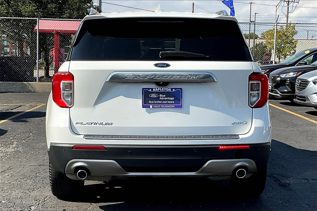 2023 Ford Explorer Platinum photo 2