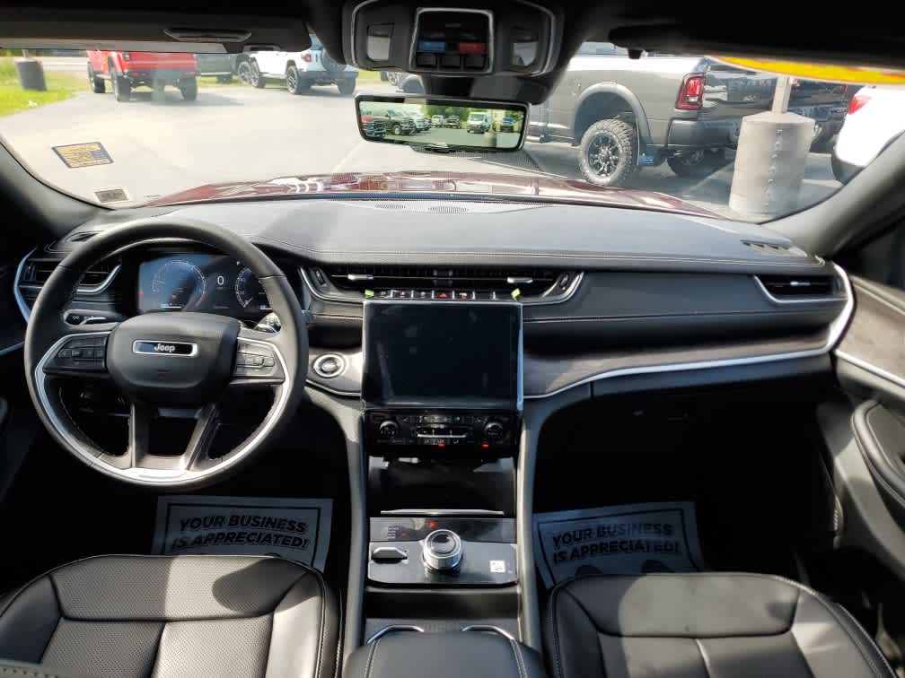 2025 Jeep Grand Cherokee Limited photo 14