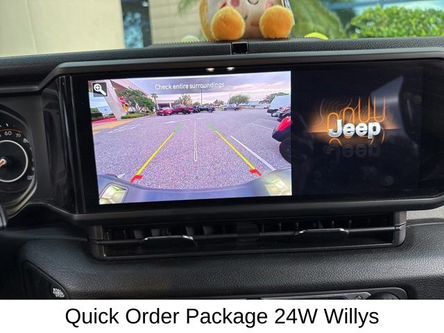 2024 Jeep Gladiator Willys photo 4