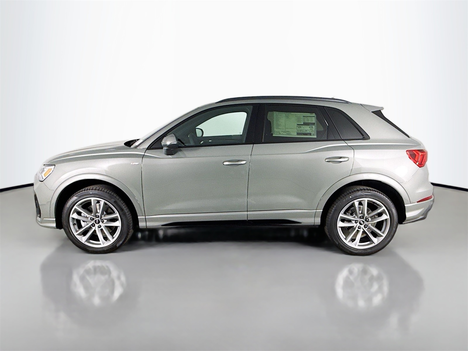 2025 Audi Q3 S line Premium photo 3