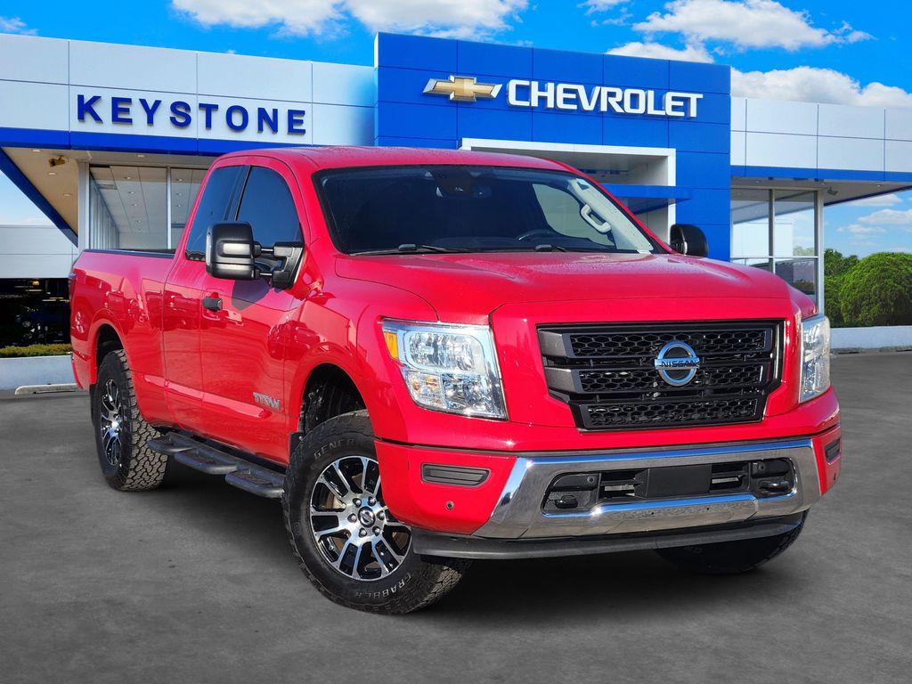 2022 Nissan Titan SV's photo