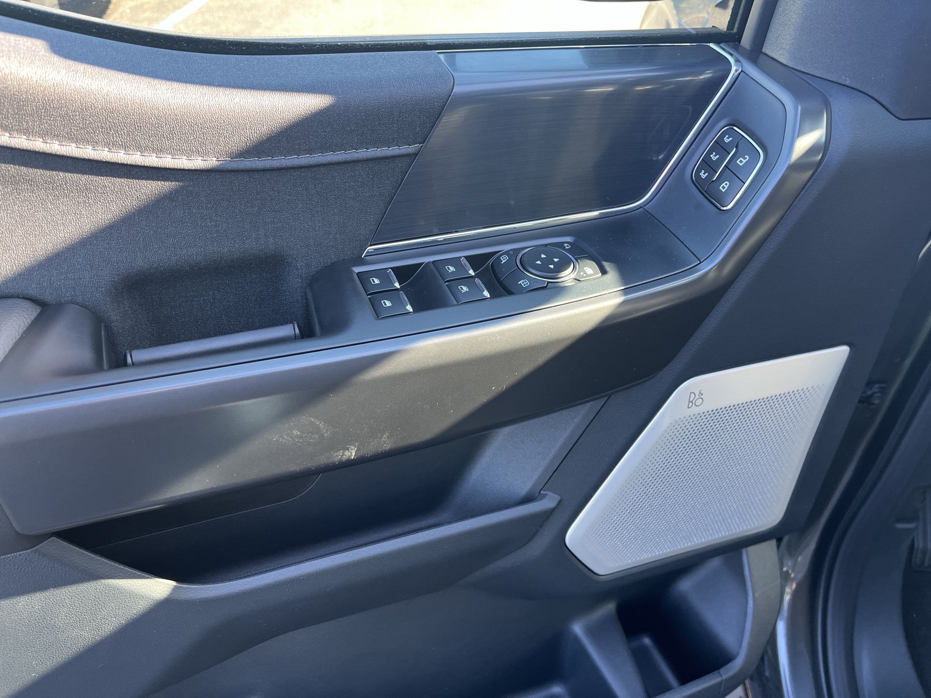 2025 Ford F-150 Lariat photo 4