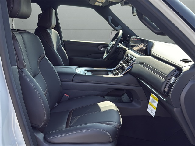 2025 Nissan Armada SL photo 30