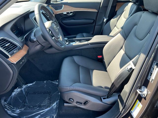 2025 Volvo XC90 T8 Core photo 20