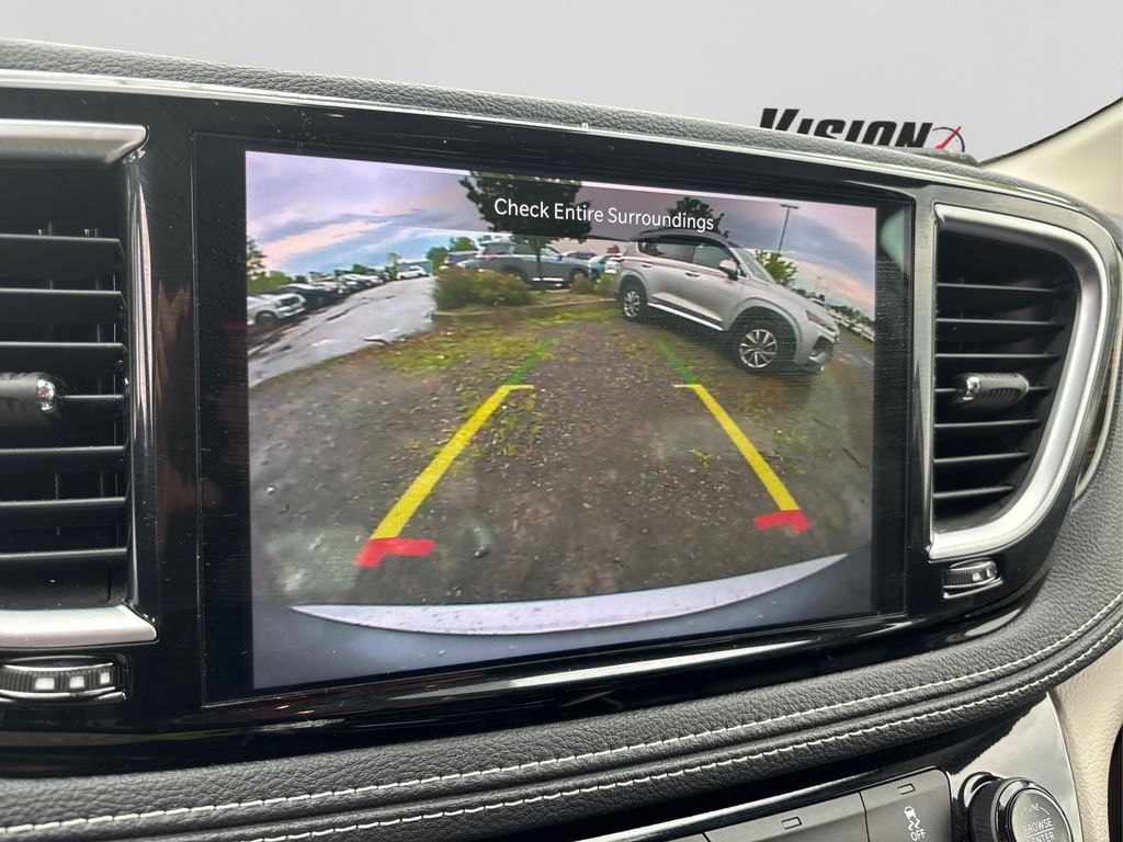 2021 Chrysler Pacifica Hybrid Limited photo 26