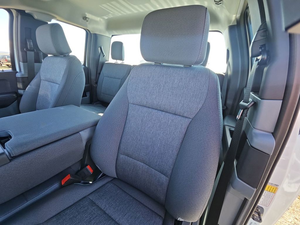 2025 Ford F-350 photo 29