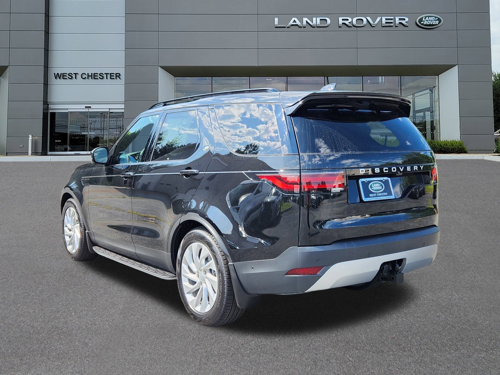 2025 Land Rover Discovery S photo 3
