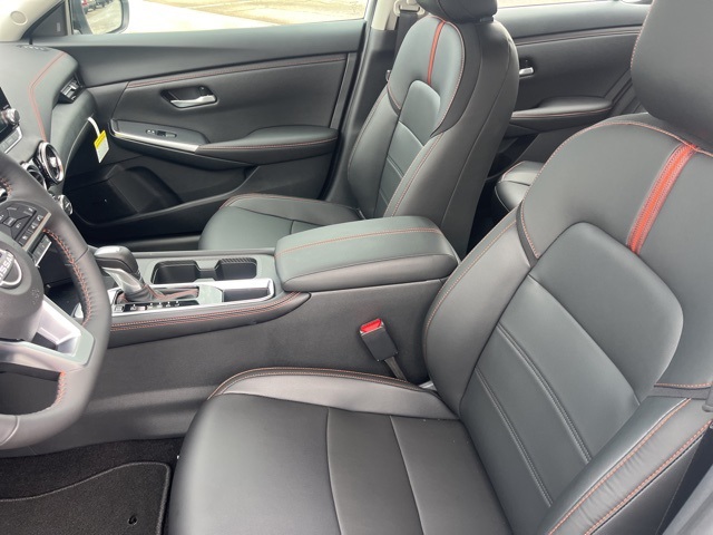 2025 Nissan Sentra SR Midnight Edition photo 7