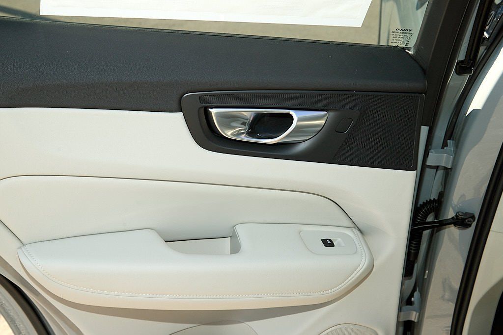 2026 VOLVO XC60 - Image 19