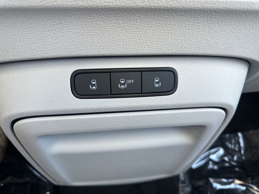 2025 Volkswagen ID. Buzz photo 16