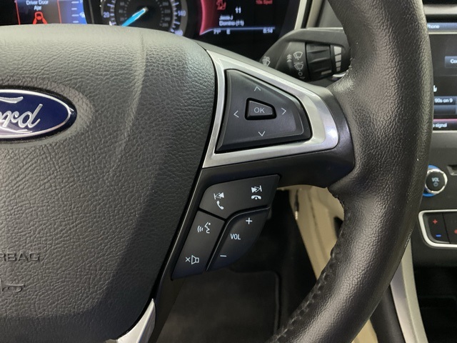 2016 Ford Fusion SE photo 12