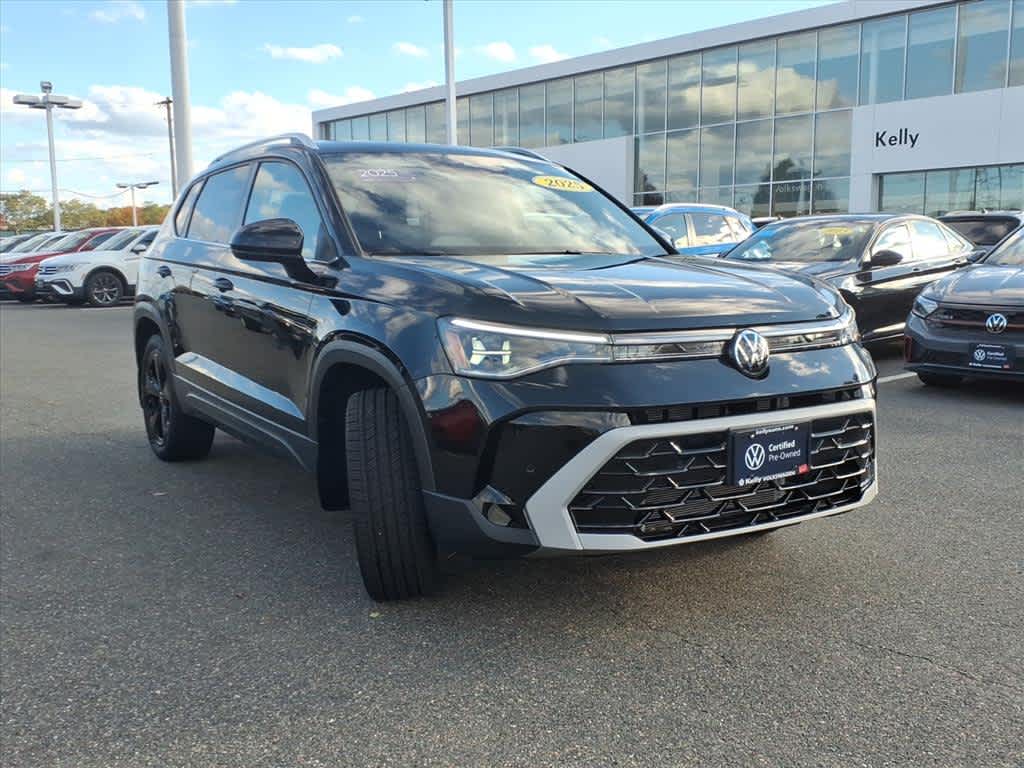 2025 Volkswagen Taos SEL photo 3