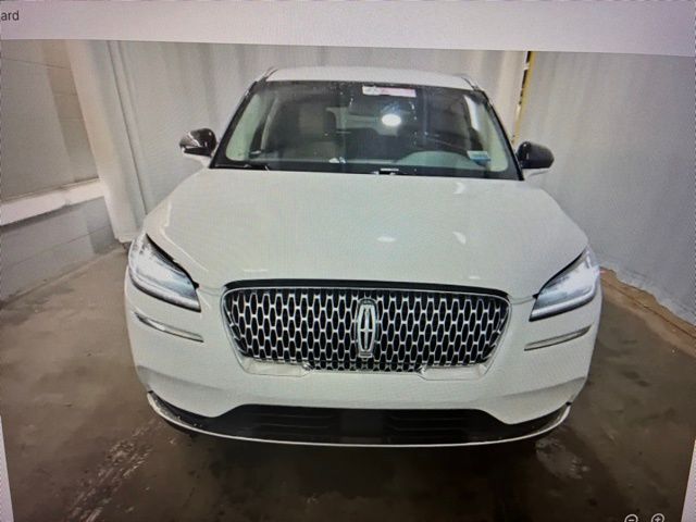 2022 Lincoln Corsair Standard photo 2