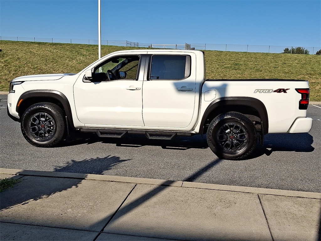 2024 Nissan Frontier PRO-4X photo 6