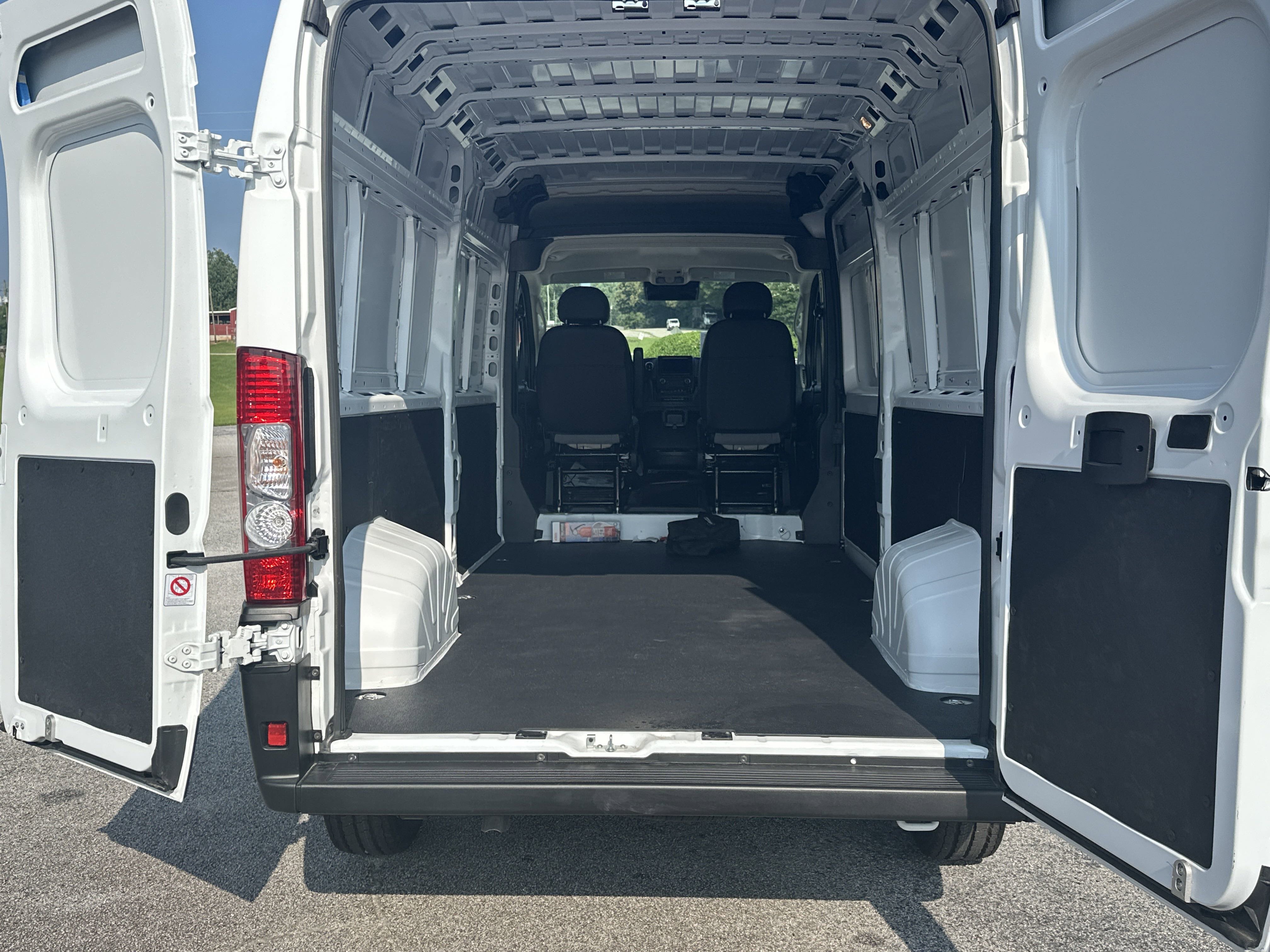 2025 Ram ProMaster 2500 photo 10