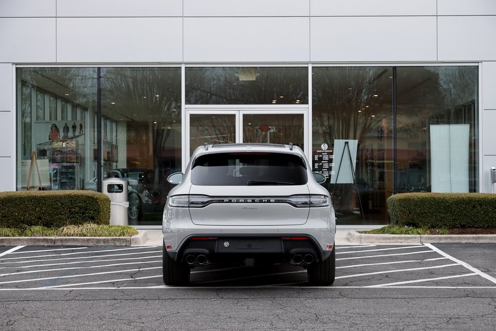 2025 Porsche Macan T photo 6