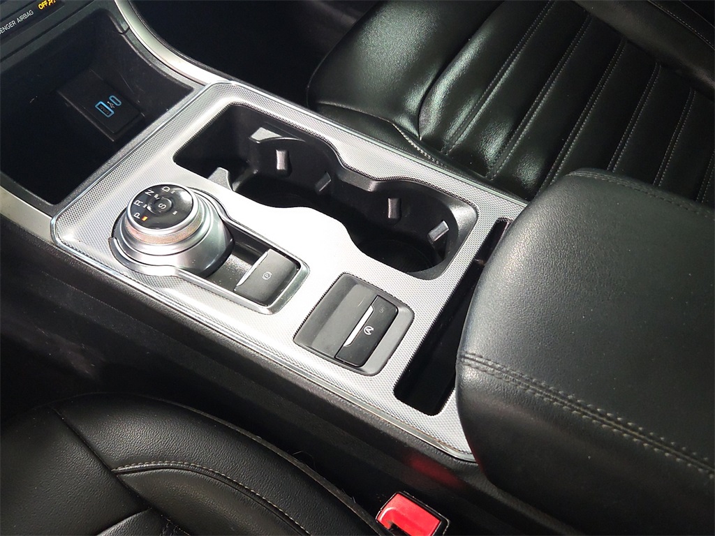 2021 Ford Edge SEL photo 21