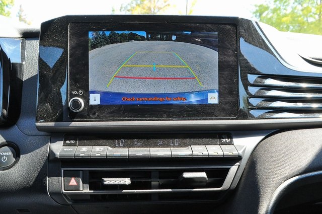 2025 Toyota Camry LE photo 32