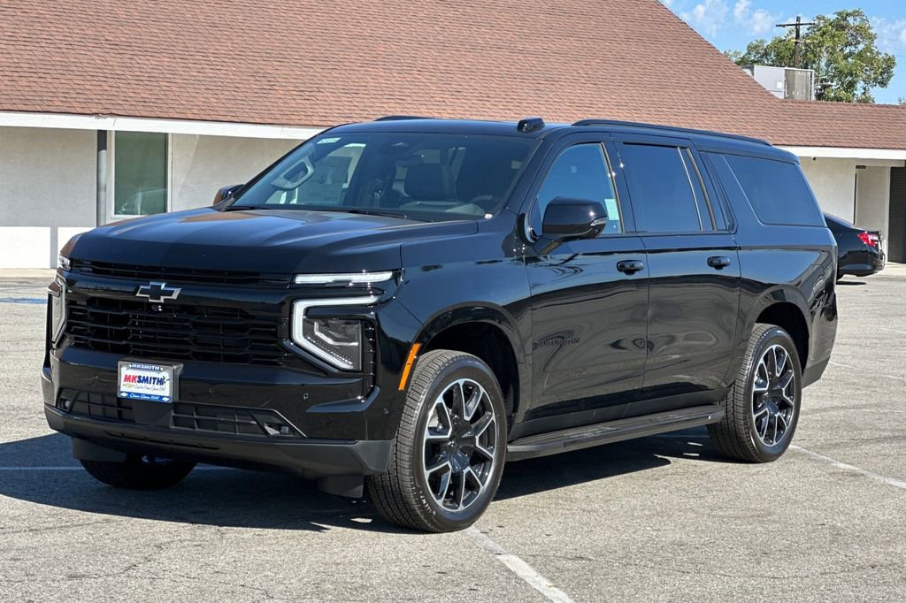 2025 Chevrolet Suburban RST photo 7
