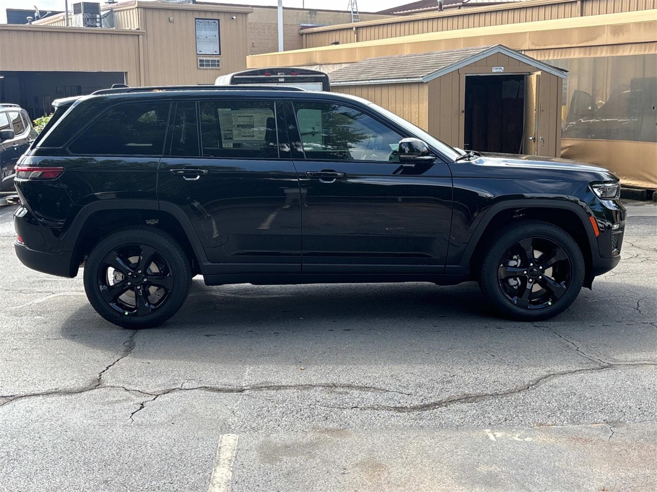 2025 Jeep Grand Cherokee Limited photo 5