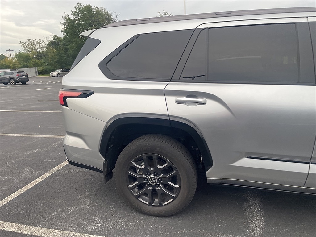 2024 Toyota Sequoia Platinum photo 5