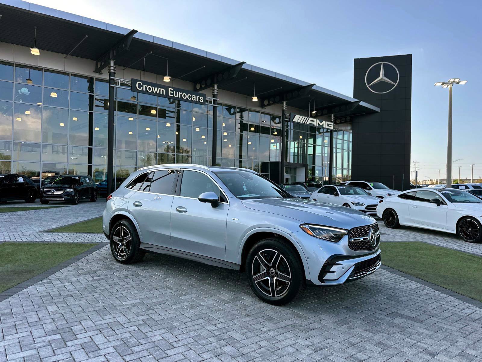 2025 Mercedes Benz GLC 350e 4MATIC photo 2