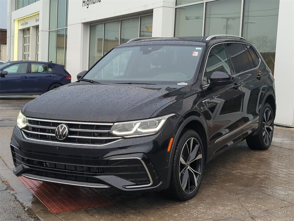2024 Volkswagen Tiguan SEL R-Line Black photo 3