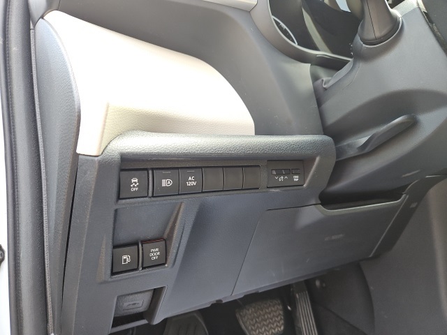 2023 Toyota Sienna XLE photo 30