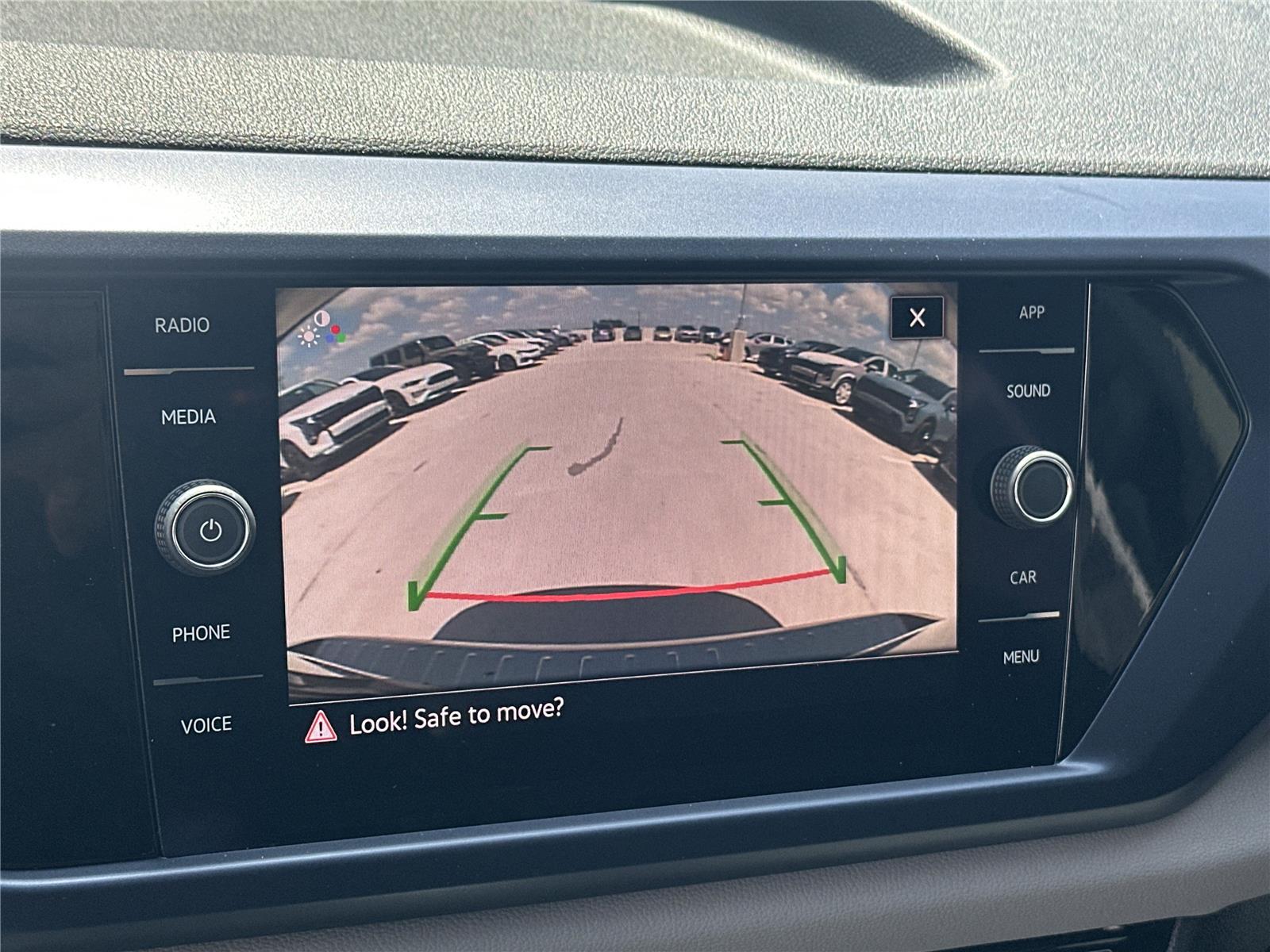 2022 Volkswagen Taos SE photo 15