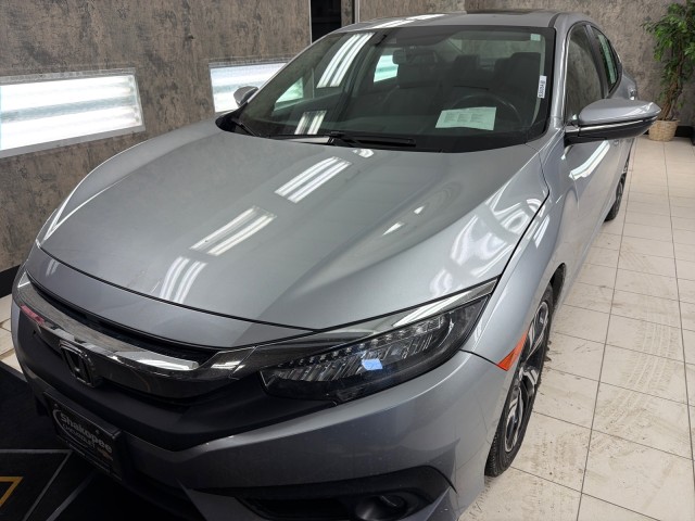 2016 Honda Civic Touring's photo