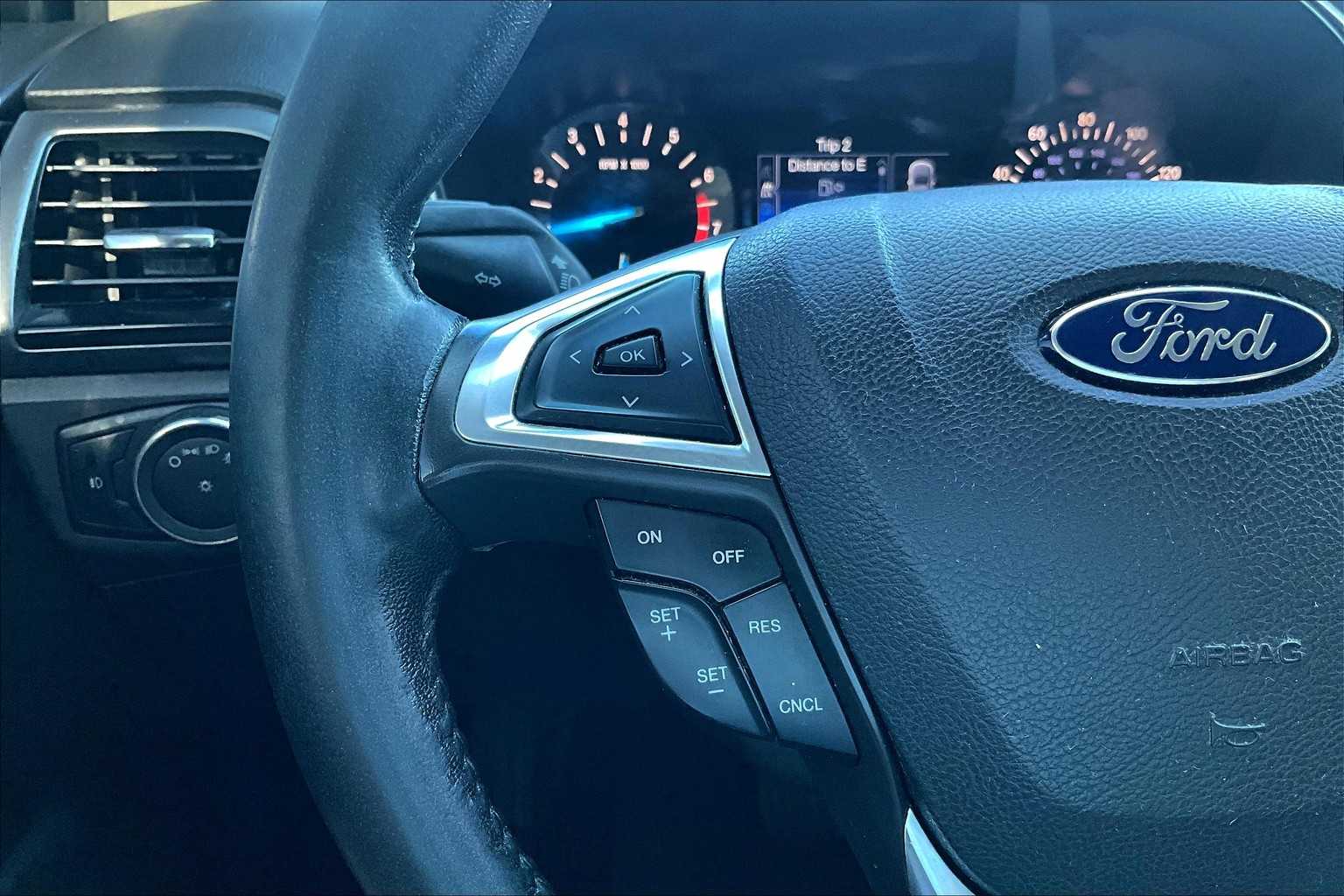 2016 Ford Fusion SE photo 19