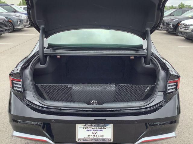 2025 Hyundai Sonata Hybrid Limited photo 11