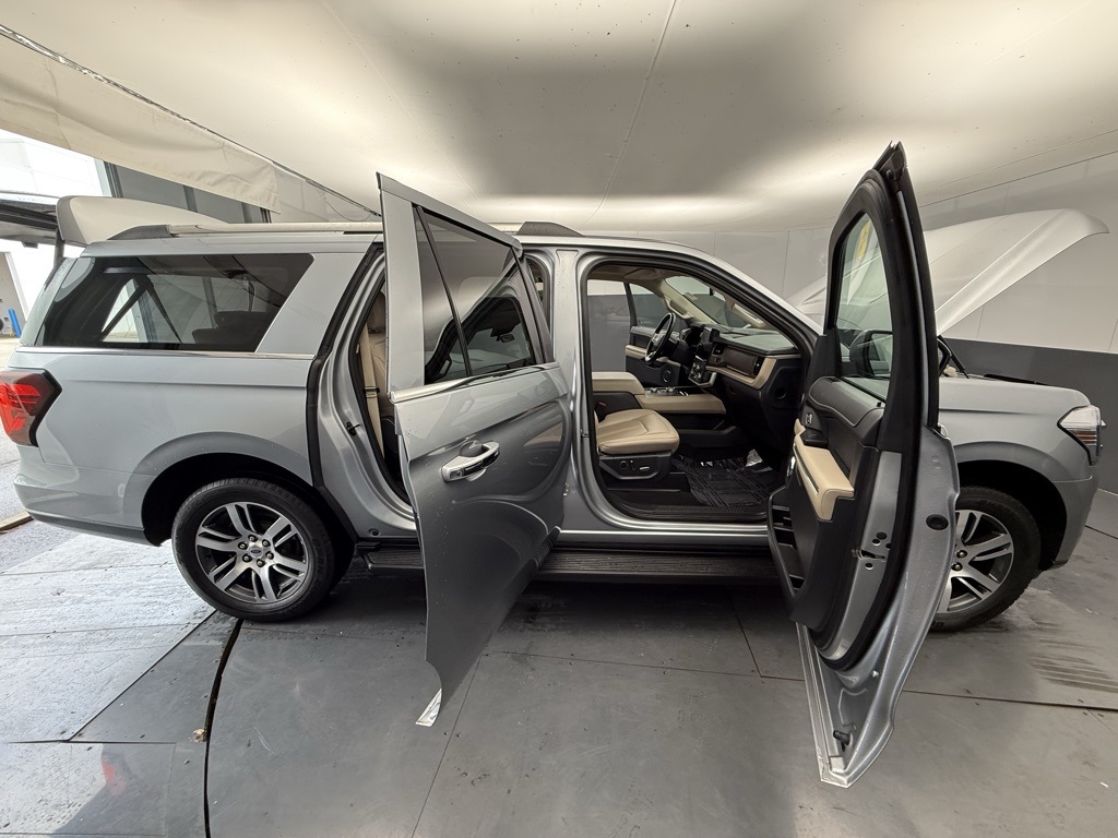 2024 Ford Expedition MAX Limited photo 16