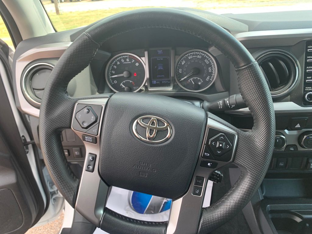2023 Toyota Tacoma SR5 photo 13
