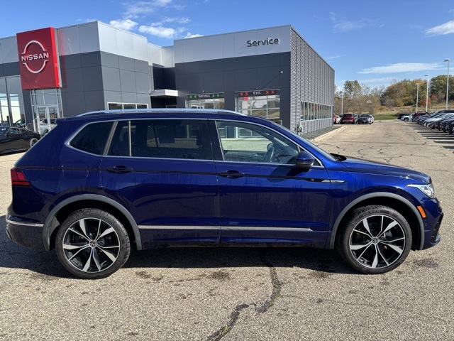 Used 2022 Volkswagen Tiguan SEL R-LINE with VIN 3VV4B7AX6NM110590 for sale in Rochester, Minnesota