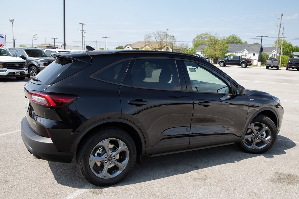 2025 Ford Escape ST-Line photo 8