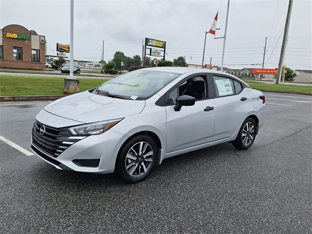 2025 Nissan Versa 1.6 S photo 3