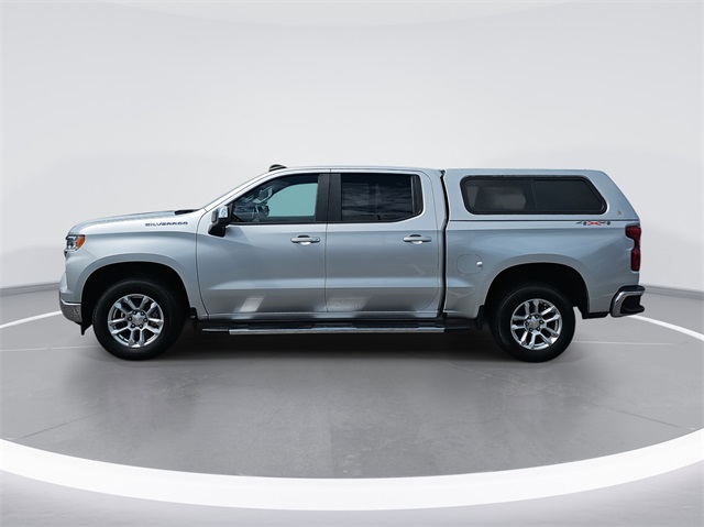 2022 Chevrolet Silverado 1500 LT photo 2