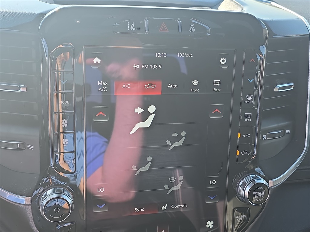 2021 Ram 3500 Laramie photo 25