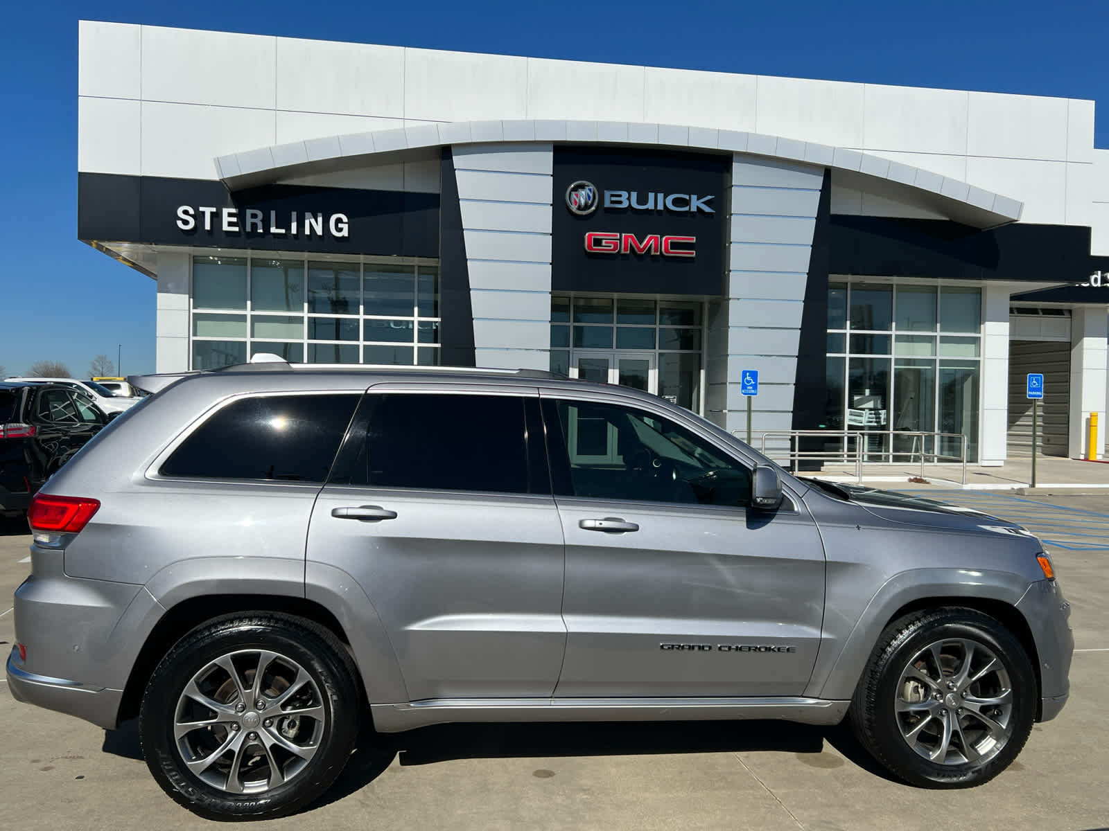 2021 Jeep Grand Cherokee Summit's photo