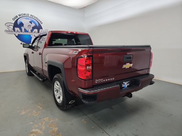 2017 Chevrolet Silverado 1500 LT photo 4