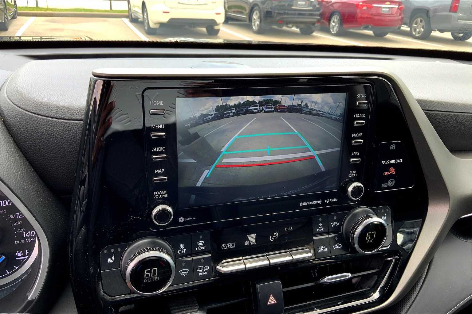 2020 Toyota Highlander Hybrid XLE photo 26